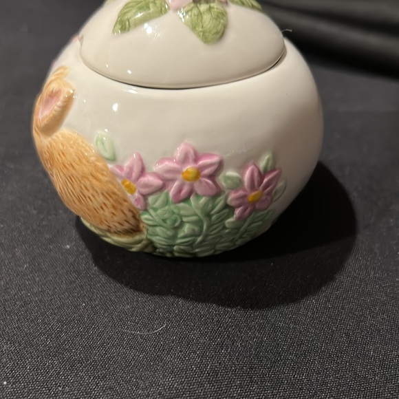 Vintage 1980s Vigor Bunny Jar - Picture 3 of 6